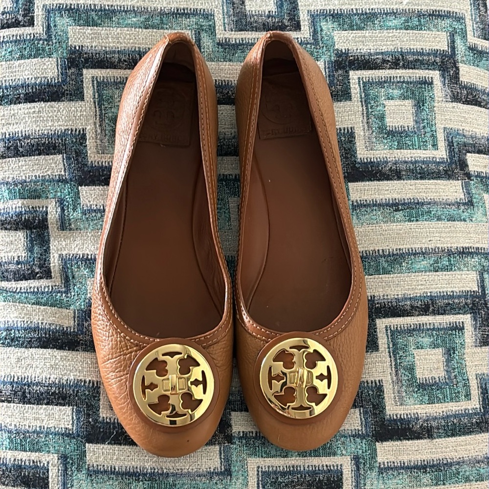 Impeccable Tory Burch Leather Flats